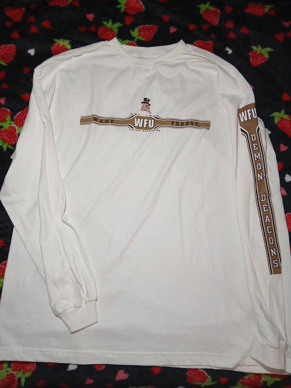 Wake Forest WFU White Long-Sleeve Graphic Tee. Size XL.# Wakeforest